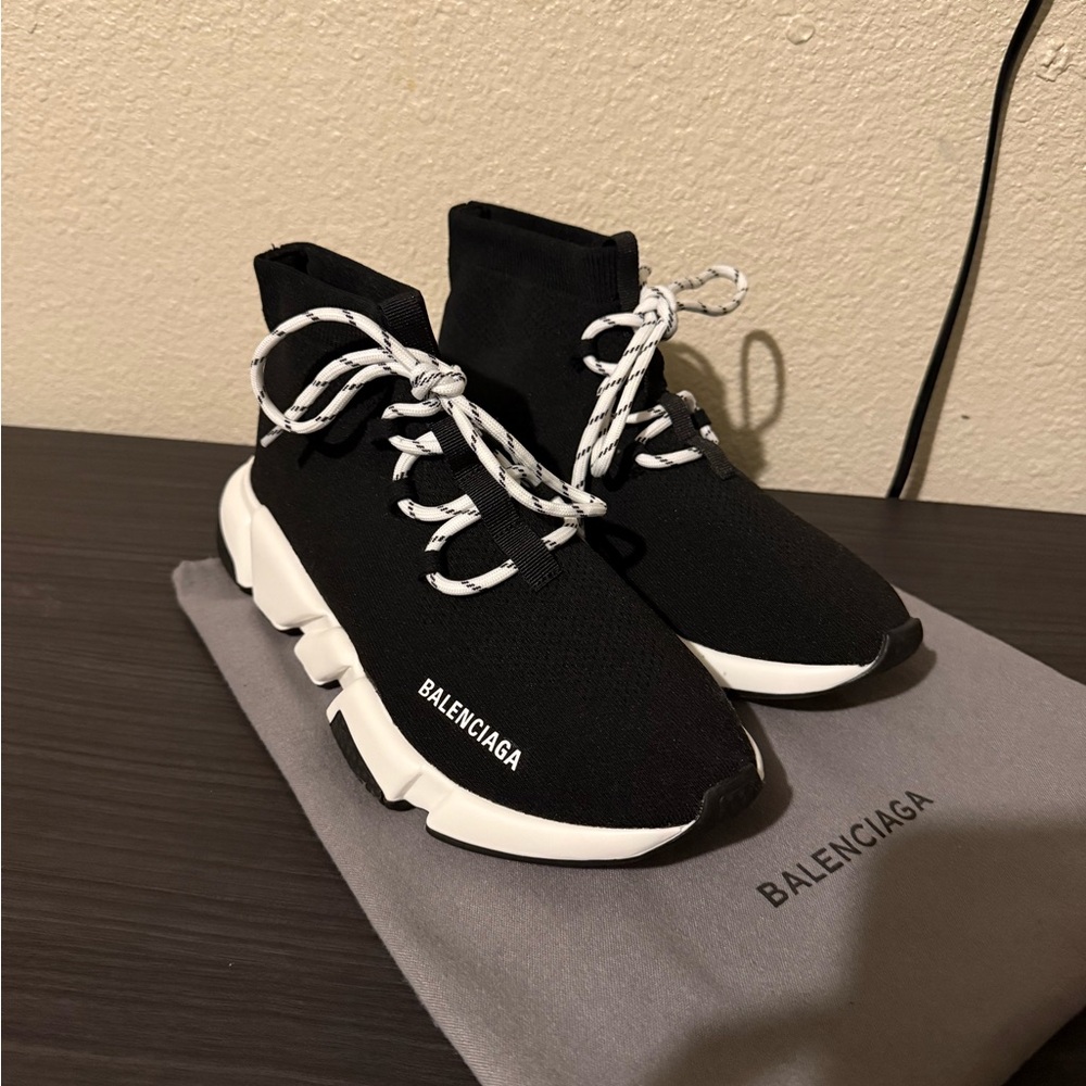 Balenciaga Speed 2.0 brand new with dust bag.
